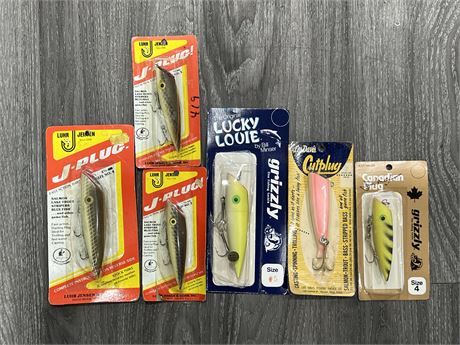 VINTAGE FISHING LURES IN BOX