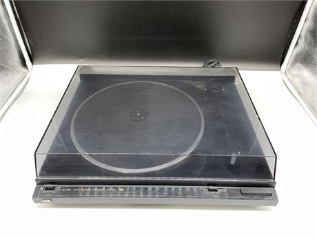 VINTAGE JVC AL-A151 TURNTABLE - WORKING CONDITION