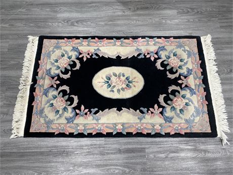 ORNATE WOOL RUG — 37”X70” GOOD CONDITION