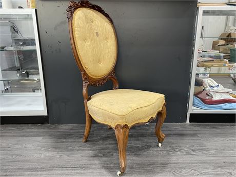 ANTIQUE YELLOW ROUND BACK CHAIR (40” TALL)