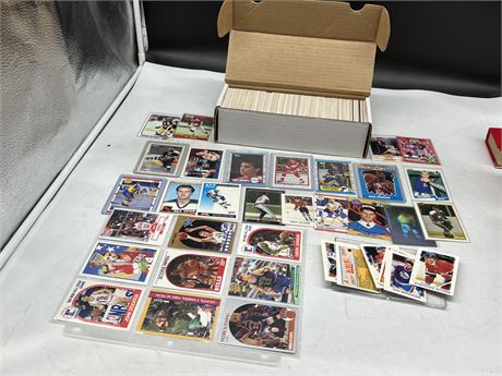 OVER 500 SPORT CARDS MOSTLY 90s NHL & MLB - INCLUDES MANY STARS & ROOKIES
