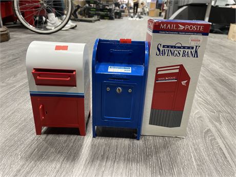 VINTAGE 3 NEW COLLECTOR MAIL BOXES