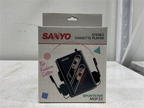 NEW IN BOX SANYO SPORTSTER MGP 22 CASSETTE PLAYER