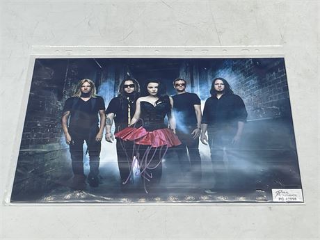 SIGNED AMY LEE - EVANESCENCE PICTURE W/COA (11.5”X8”)