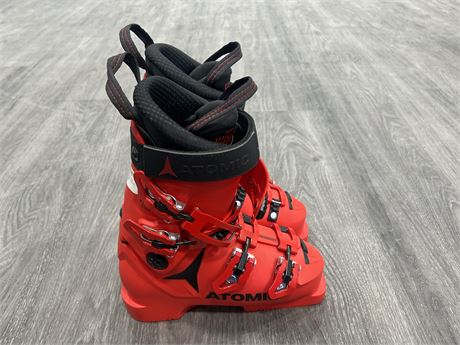 BRAND NEW ATOMIC WORLD CUP REDSTER 90 SKI BOOTS - SIZE 4/5