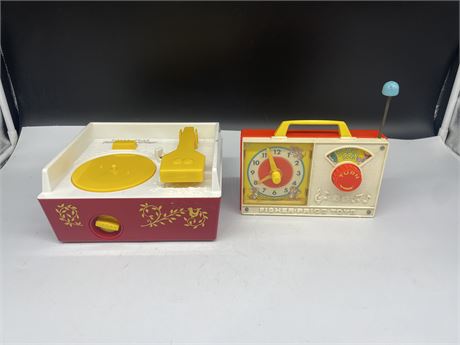 VINTAGE FISHER PRICE RECORD PLAYER & CLOCK