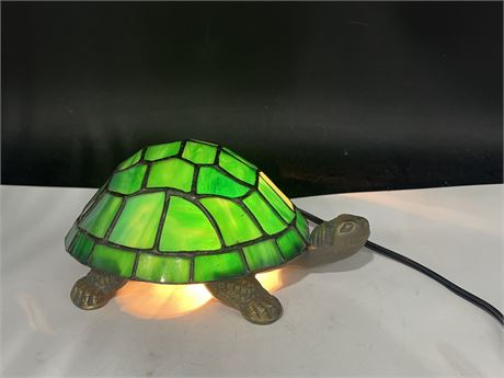 GREEN STAINED GLASS TURTLE LAMP - 8” LONG - WORKING