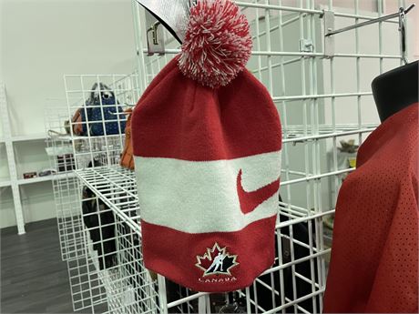 (NEW) TEAM CANADA NIKE TOUQUE