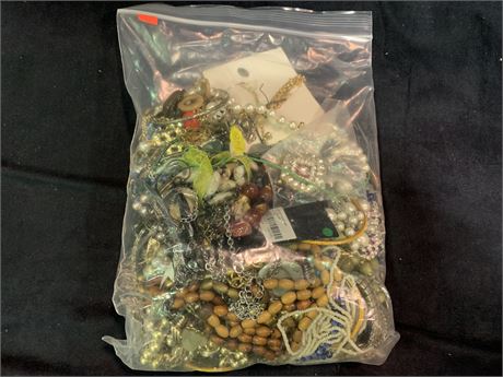 ASSORTED JEWELRY GRAB BAG