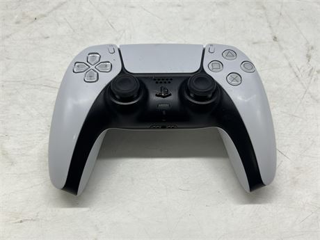 PS5 CONTROLLER - WORKS