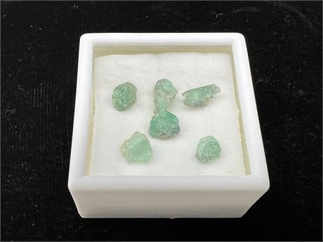 GENUINE COLOMBIAN EMERALD CRYSTAL SPECIMENS - 5.5CT