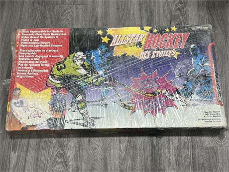 VINTAGE HOCKEY TABLE TOP GAME IN BOX