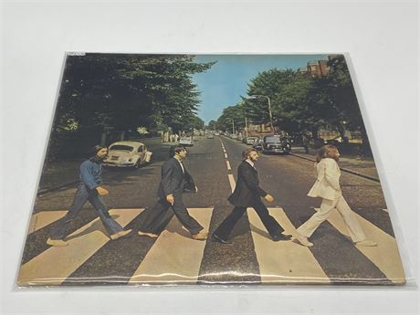 THE BEATLES - ABBEY ROAD - VG (slightly scratched)