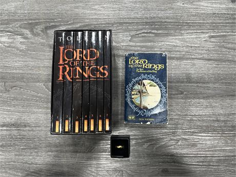 LORD OF THE RINGS BOOK / BOOK SET W/ ONE RING