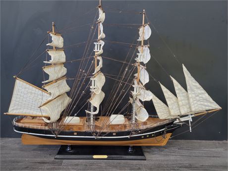MODEL CUTTY SARK 1869 SHIP (25"tall - 35" length