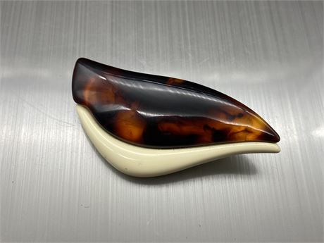 LARGE FAUX AMBER / IVORY ART DECO STYLE BROOCH (3”)