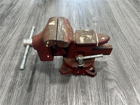 BENCH VISE - MADE IN JAPAN AC 435 - 9” WIDE