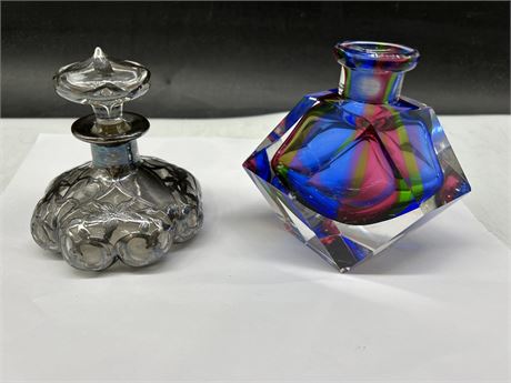 2 ART GLASS PIECES (4” TALL)