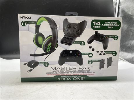 (SEALED) NYKO MASTER PAK 14 PIECE COMPLETE GAMING ACCESSORY SET