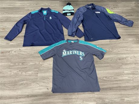 SEATTLE SPORTS CLOTHING LOT