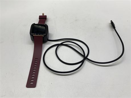 FITBIT VERSA 2 W/NEW CHARGER & BAND