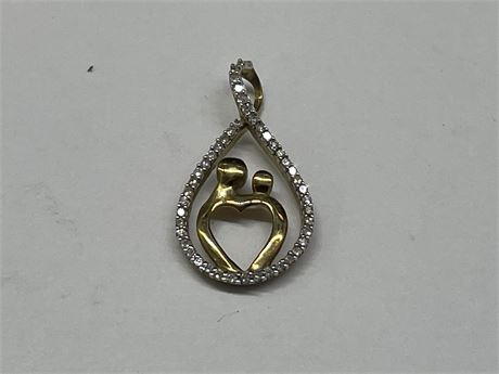 14K GOLD AND DIAMONDS MOTHER AND CHILD PENDANT
