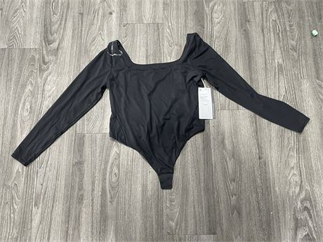 (NEW WITH TAGS) LULULEMON WUNDERMOST SQUARE-NECK BODYSUIT SIZE XL