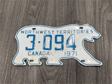 1971 NORTH WEST TERRITORIES LICENSE PLATE