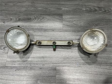VINTAGE SERVICE STATION TWIN LIGHT FIXTURE FOR GAS PUMPS - 29” WIDE