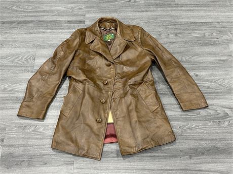 VINTAGE GENUINE LEATHER MADE IN CANADA SERIES 500 MENS JACKET (SIZE LARGE)