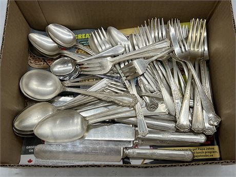 BOX OF SILVER PLATED CUTLERY