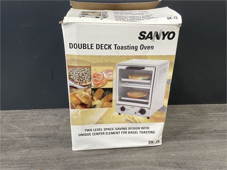 SANYO DOUBLE DECK TOASTING OVEN IN BOX