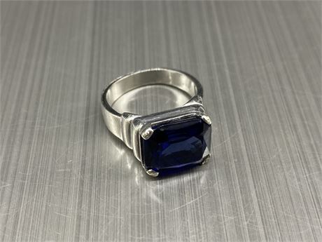 STERLING SILVER W/BLUE SAPPHIRE LADIES RING