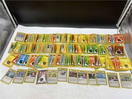 LARGE LOT OF MOSTLY 1990’S POKÉMON ENERGY & TRAINER CARDS