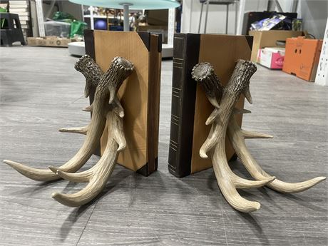 PAIR OF FAUX ANTLER BOOKENDS