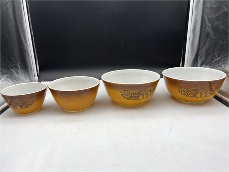 4 PYREX MIXING BOWLS OLD ORCHARD PATTERN LARGEST 9”