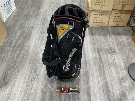 TAYLORMADE GOLF BAG W/STAND + 2 NEW GOLF BALL SLEEVES