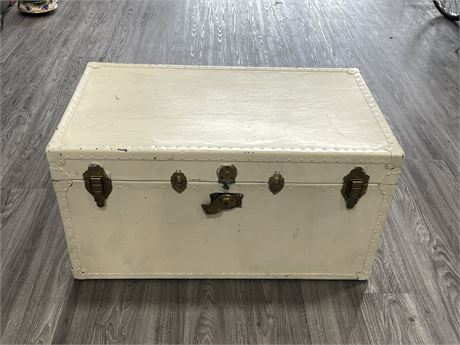 VINTAGE WHITE PAINTED TRUNK 36”x20”x19”