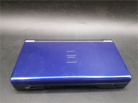 DS LITE CONSOLE - SLIGHTLY SCRATCHED - TESTED & WORKING