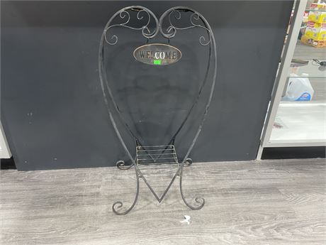 METAL WELCOME PLANT HOLDER AND PLANT STAND 16”x31”