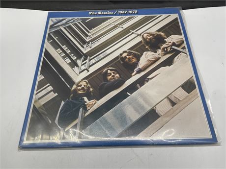 THE BEATLES - 1967-1970 2 LP - EXCELLENT (E)