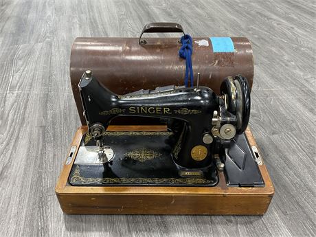 VINTAGE SINGER SEWING MACHINE (As is, no power cord)