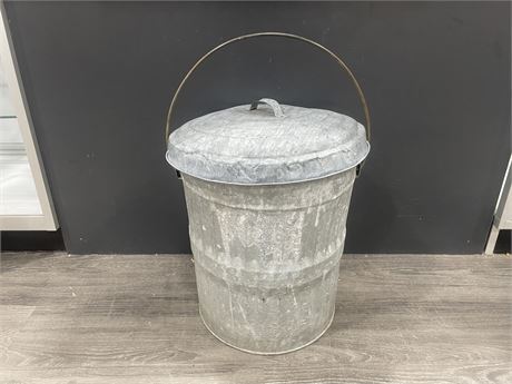 VINTAGE LARGE GALVANIZED CAN 16”x26”