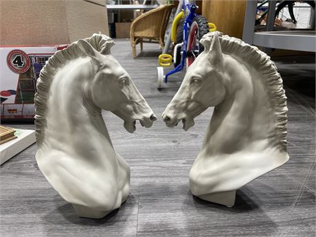 2 HORSE OF TORINO BUSTS 12”
