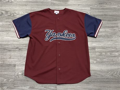 NEW YORK YANKEES STARTER JERSEY - SIZE 2XL (EXCELLENT CONDITION)