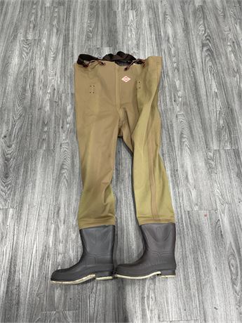 RED BALL HIP WADERS - GREAT CONDITION - UNKNOWN SIZE - 50” FROM TOP TO BOTTOM