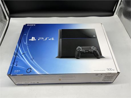 COMPLETE PS4 IN BOX - DISC PLAYER DOESNT READ - ONLY PLAYS DIGITAL GAMES