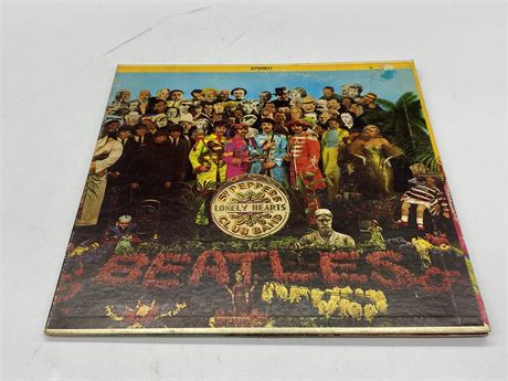 THE BEATLES - SGT PEPPERS LONLEY HEARTS CLUB BAND - EXCELLENT (E)