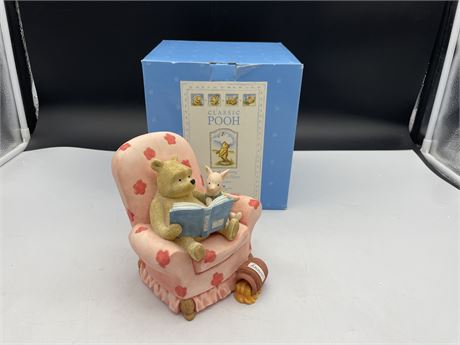 CLASSIC POOH - “POOH & PIGLET SITTING ON A CHAIR” BOOK STOP