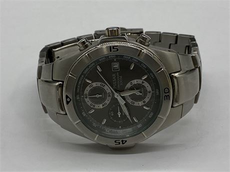 MENS PULSAR CHRONOGRAPH DIVERS WATCH - LIKE NEW